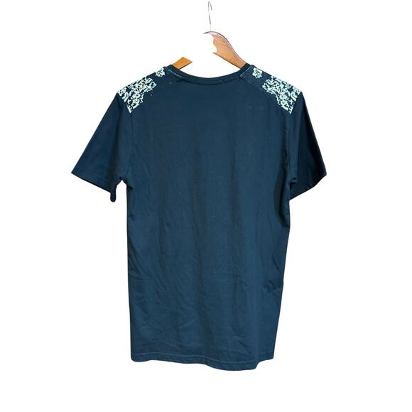 New NWT Takeshy Kurosawa Black Crewneck Embroidered Shoulder T Shirt - Medium - Picture 5 of 9